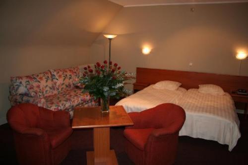 Hostellerie Lou Pahou Ronse Εξωτερικό φωτογραφία