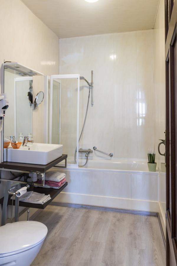 Hostellerie Lou Pahou Ronse Εξωτερικό φωτογραφία